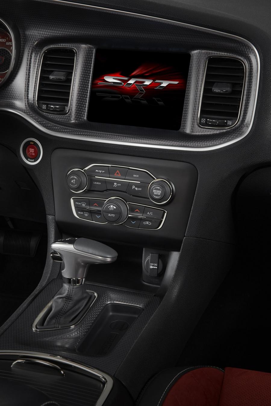 Детали интерьера Dodge Charger SRT Hellcat 2015 года  (фото 96 из 111)